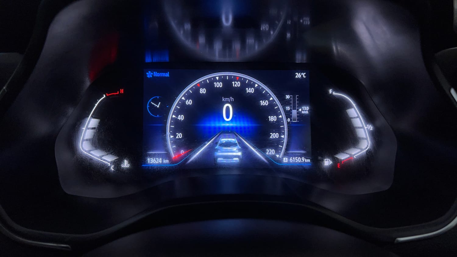 Used 2023 Renault Kiger RXZ Turbo MT Petrol Manual interior CLUSTERMETER VIEW