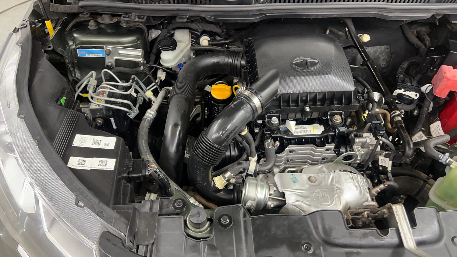 Used 2022 Tata Nexon XM Petrol Manual engine ENGINE RIGHT SIDE VIEW