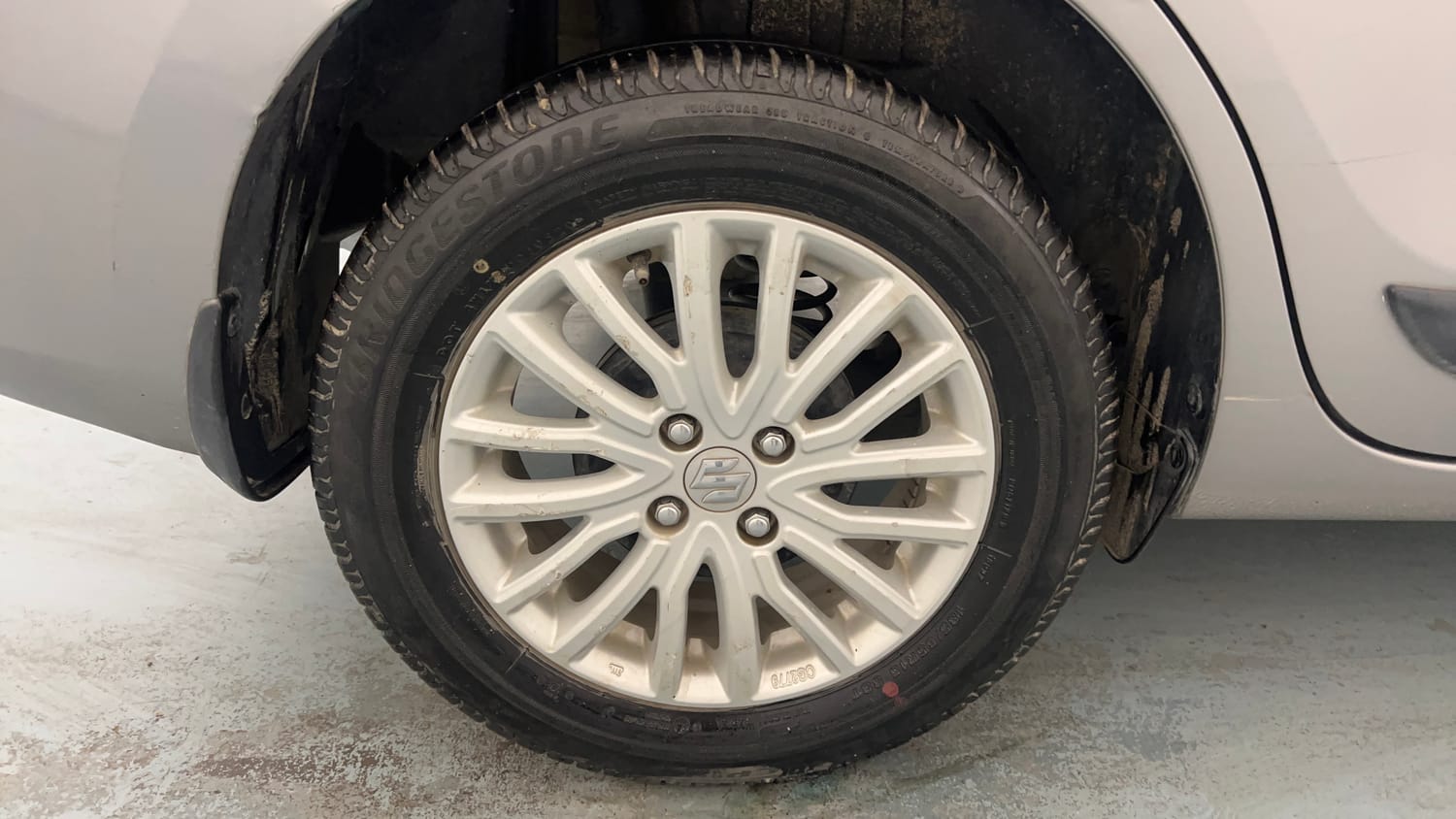 Used 2020 Maruti Suzuki Dzire ZXi Petrol Manual tyres RIGHT REAR TYRE RIM VIEW