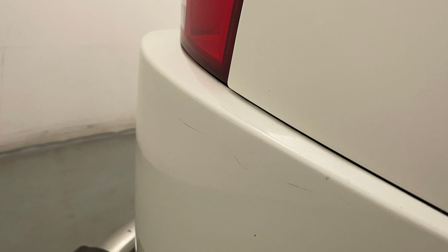 Used 2018 Mahindra XUV500 W9 AT Diesel Automatic dents MINOR SCRATCH