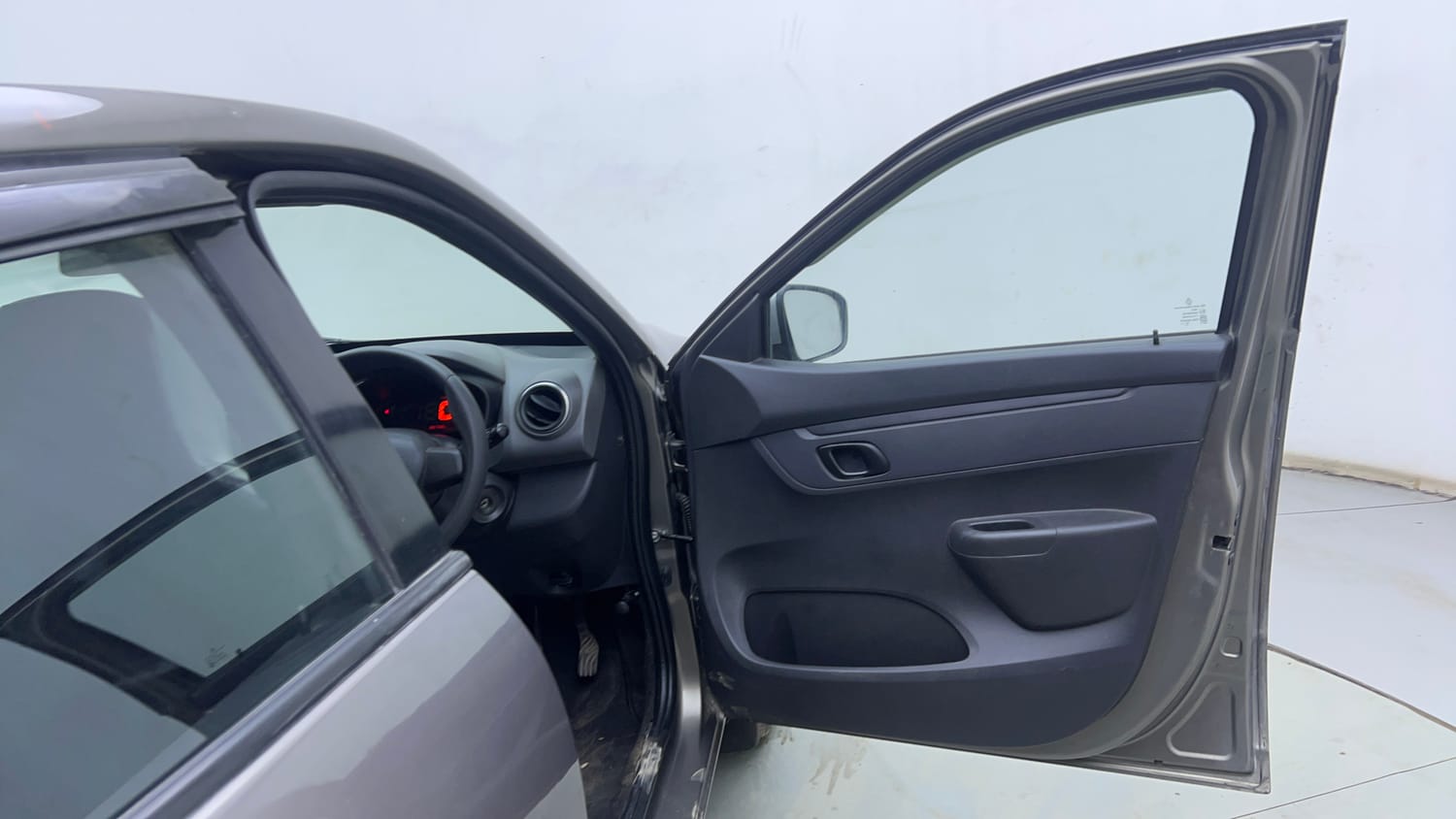 Used 2017 Renault Kwid 1.0 RXT Petrol Manual interior RIGHT FRONT DOOR OPEN VIEW