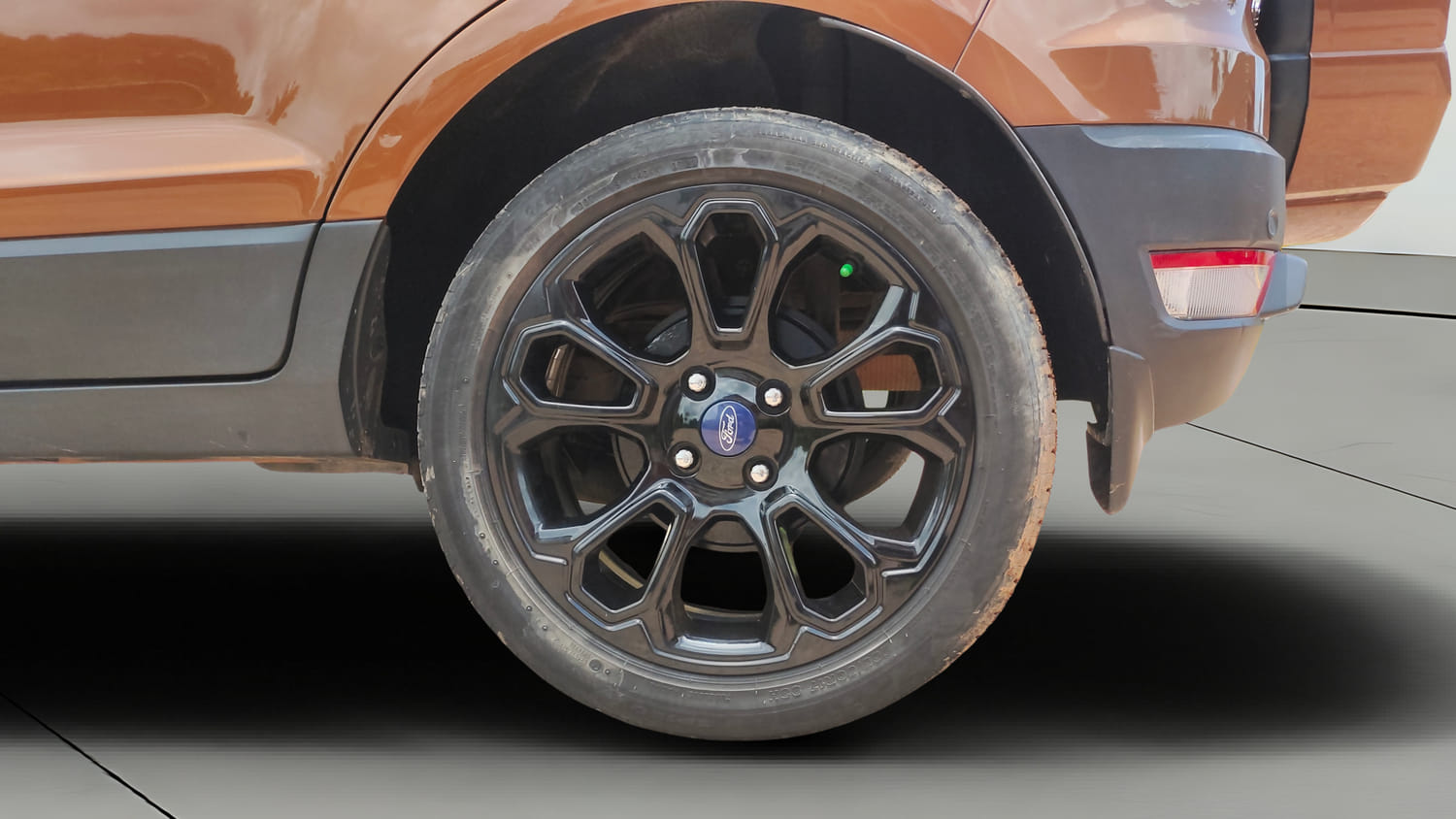 Used 2018 Ford EcoSport Titanium + 1.5L Ti-VCT AT Petrol Automatic tyres LEFT REAR TYRE RIM VIEW