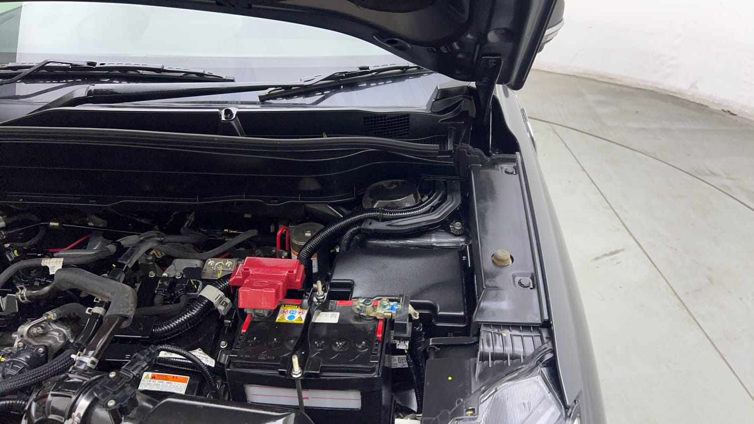 Used 2024 Toyota Urban Cruiser Hyryder V Hybrid Hybrid Automatic engine ENGINE LEFT SIDE HINGE & APRON VIEW