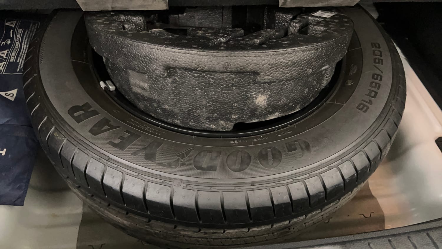 Used 2019 Hyundai Creta S 1.6 AT CRDi Diesel Automatic tyres SPARE TYRE VIEW