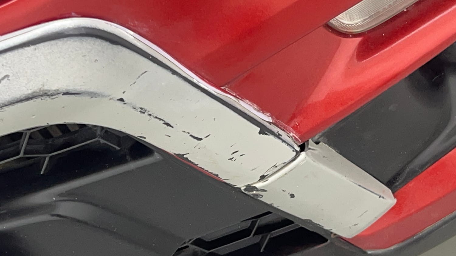Used 2018 Maruti Suzuki Vitara Brezza [2016-2020] VDi Diesel Manual dents MINOR SCRATCH