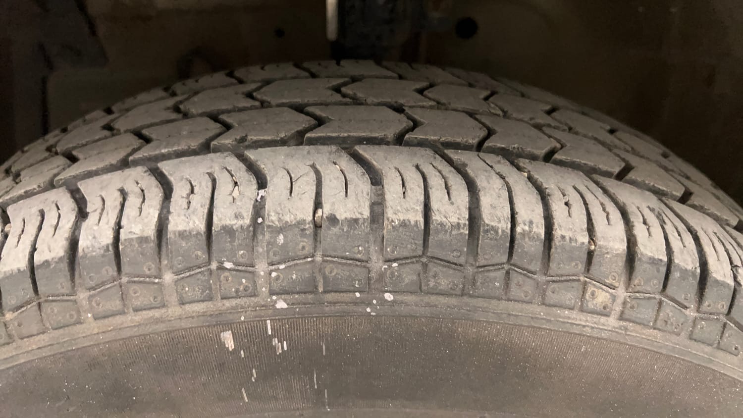 Used 2015 Maruti Suzuki Swift Dzire VXI Petrol Manual tyres LEFT FRONT TYRE TREAD VIEW
