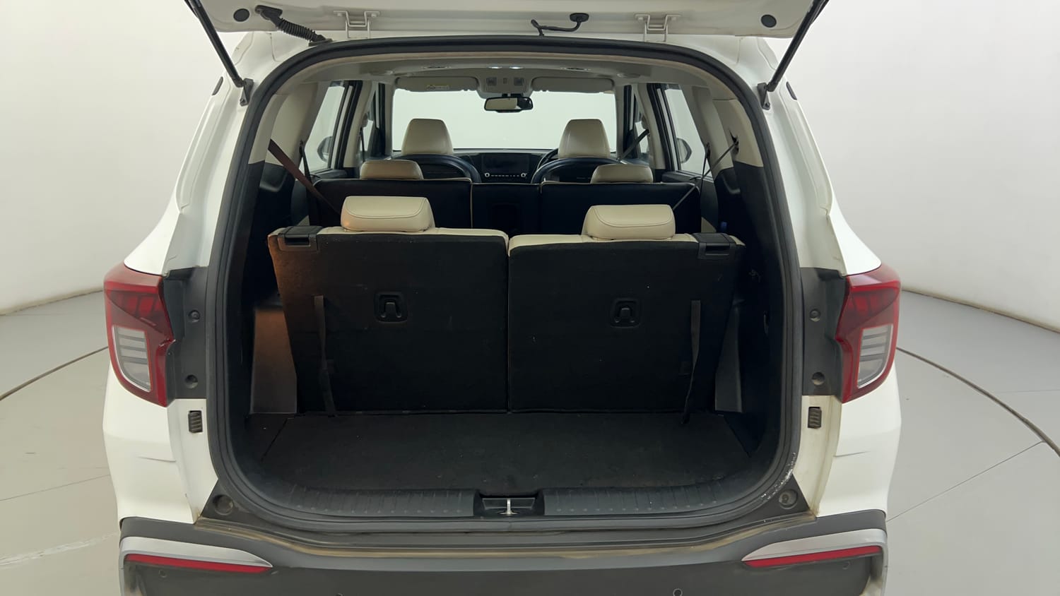Used 2022 Kia Carens Luxury Plus 1.4 Petrol 7 STR Petrol Manual interior DICKY INSIDE VIEW