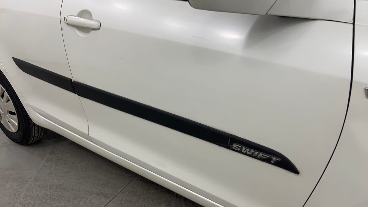 Used 2013 Maruti Suzuki Swift VXi Petrol Manual dents MINOR SCRATCH