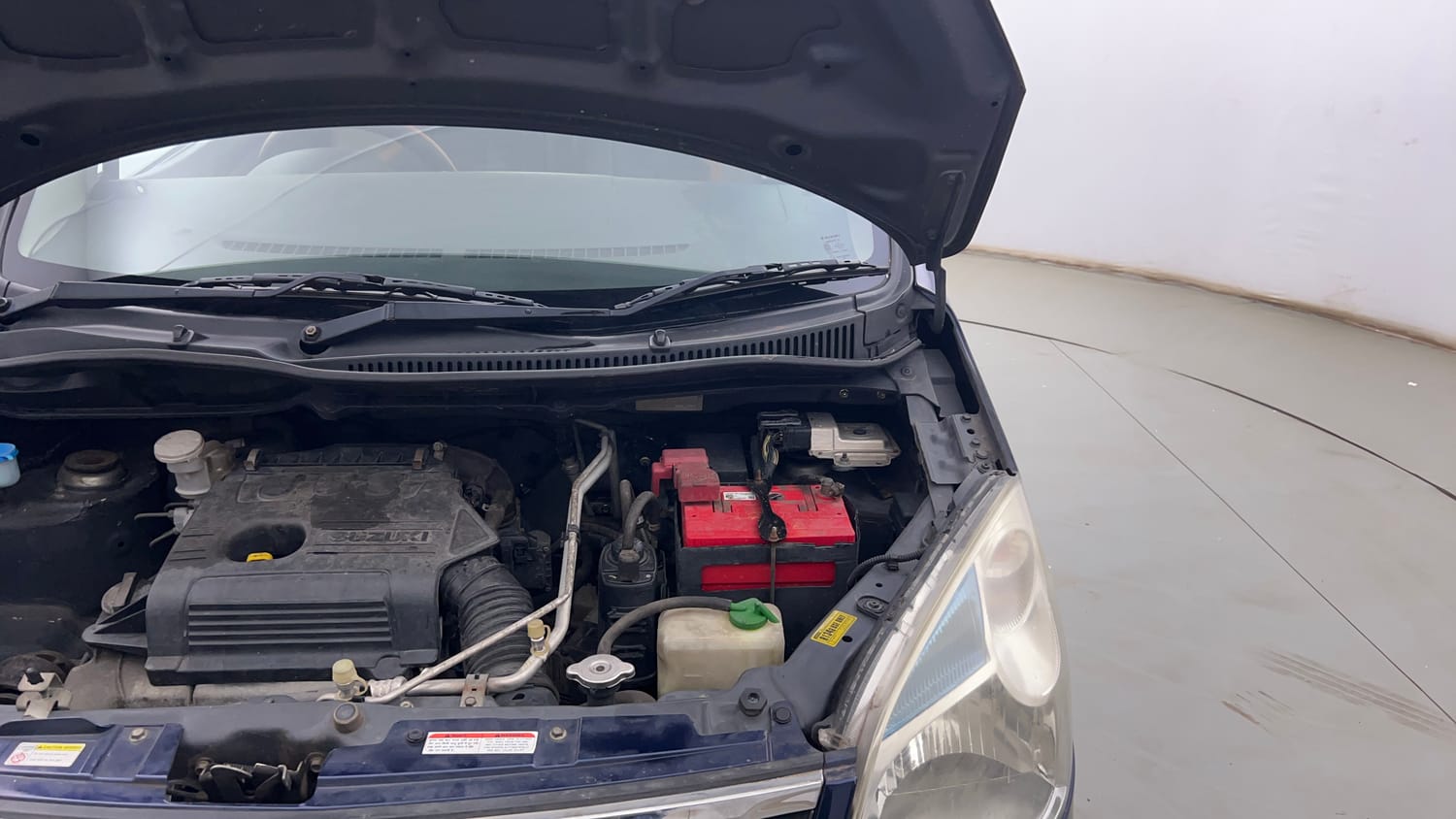 Used 2019 Maruti Suzuki Wagon R 1.0 VXI AMT Petrol Automatic engine ENGINE LEFT SIDE HINGE & APRON VIEW