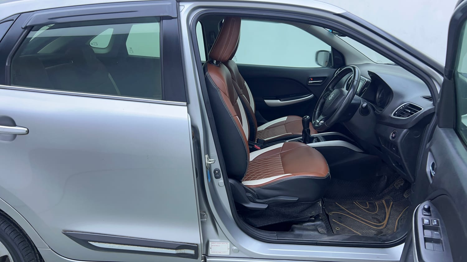 Used 2018 Maruti Suzuki Baleno Alpha 1.2 Petrol Manual interior RIGHT SIDE FRONT DOOR CABIN VIEW