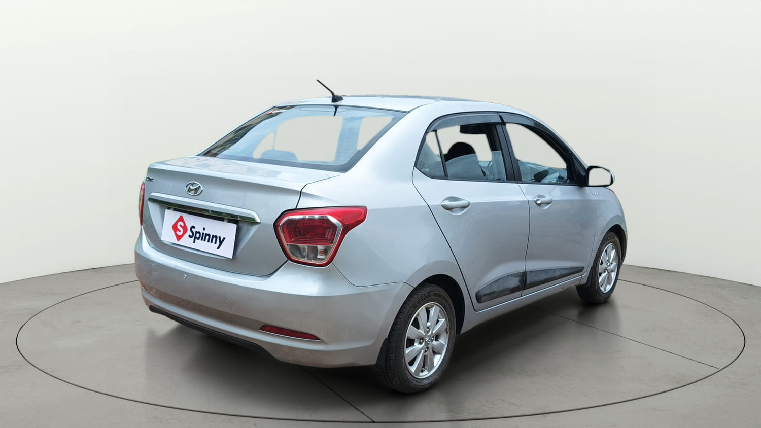 Used 2015 Hyundai Xcent S 1.2 (O) Petrol Manual exterior RIGHT REAR CORNER VIEW