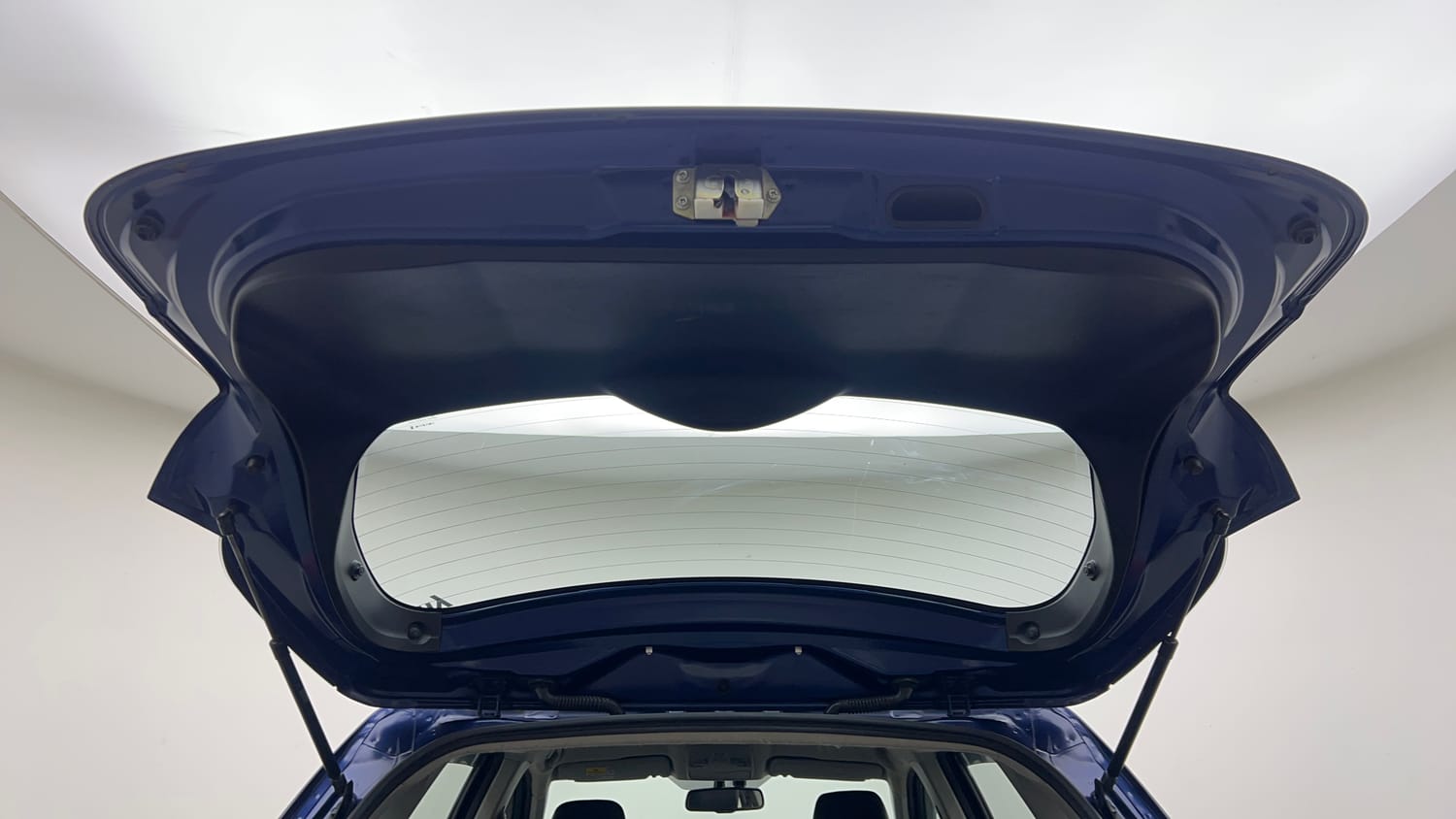 Used 2020 Maruti Suzuki S-Cross Alpha Petrol Manual interior DICKY DOOR OPEN VIEW