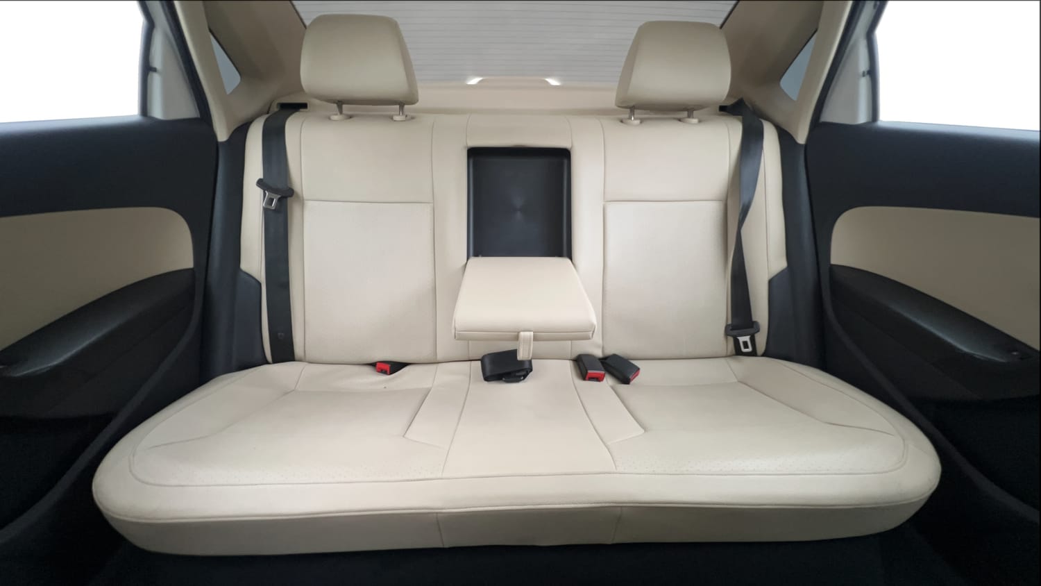 Used 2018 Skoda Rapid Style 1.6 MPI Petrol Manual interior REAR SEAT CONDITION VIEW