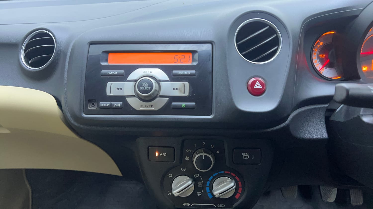 Used 2014 Honda Brio S MT Petrol Manual interior MUSIC SYSTEM & AC CONTROL VIEW
