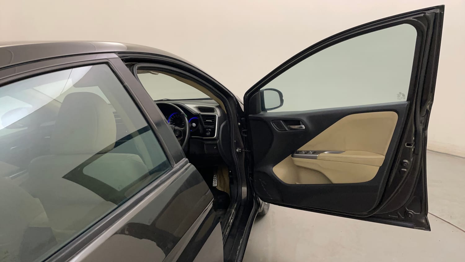 Used 2016 Honda City VX Petrol Manual interior RIGHT FRONT DOOR OPEN VIEW