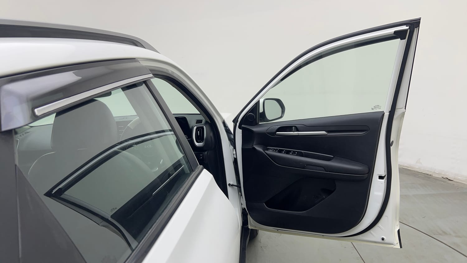 Used 2022 Kia Sonet HTK Plus 1.2 Petrol Manual interior RIGHT FRONT DOOR OPEN VIEW
