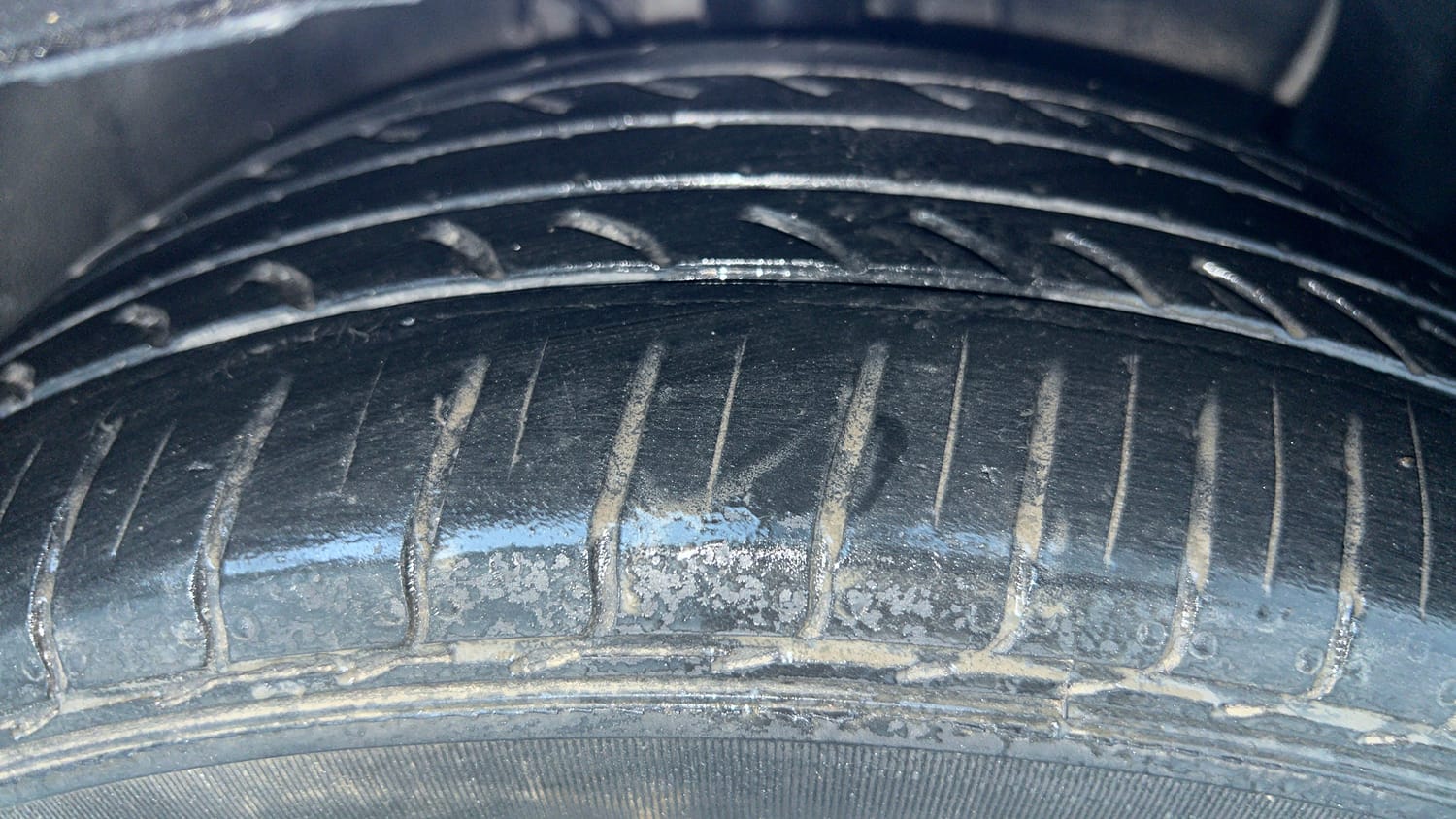 Used 2019 Hyundai Elite i20 Asta 1.2 AT Petrol Automatic tyres RIGHT FRONT TYRE TREAD VIEW