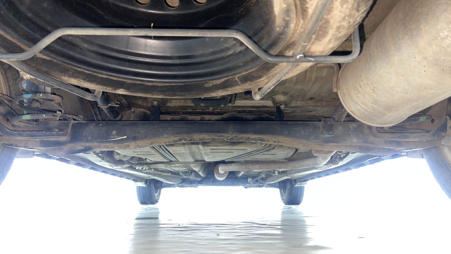 Used 2020 Maruti Suzuki XL6 Alpha MT Petrol Petrol Manual extra REAR UNDERBODY VIEW (TAKEN FROM REAR)