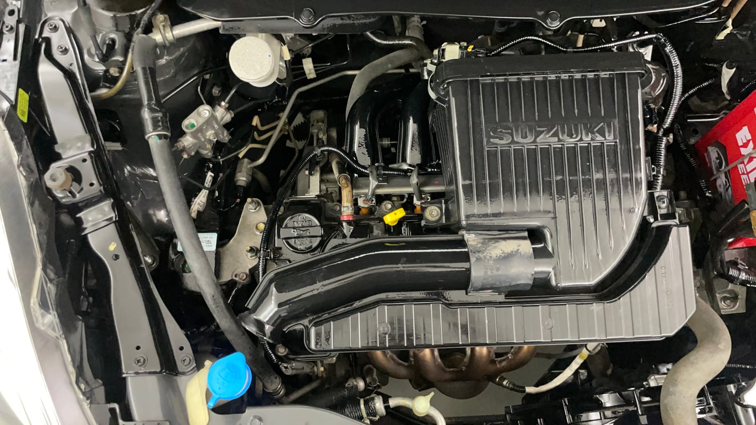 Used 2016 Maruti Suzuki Swift Dzire VXI Petrol Manual engine ENGINE RIGHT SIDE VIEW