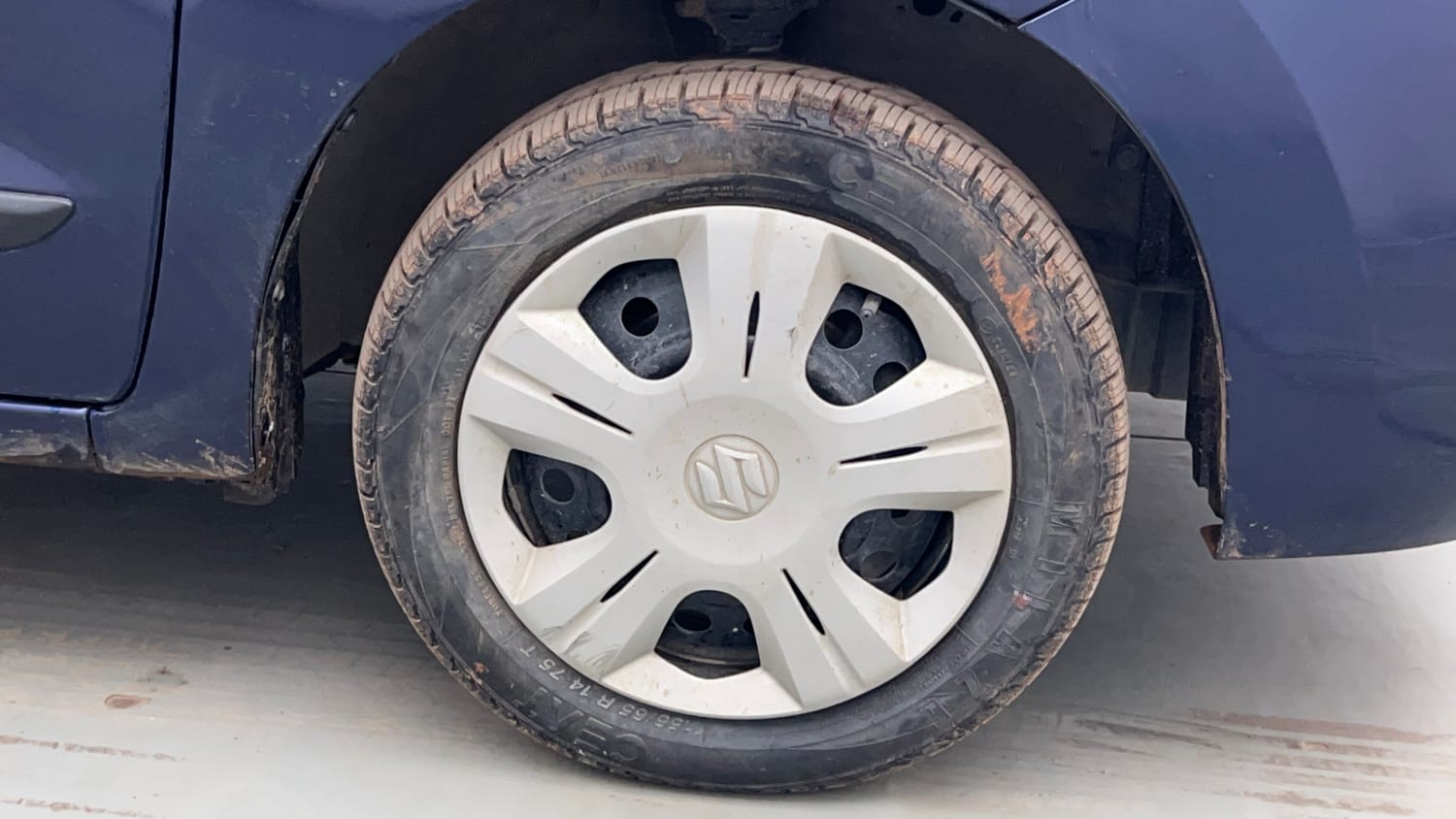 Used 2019 Maruti Suzuki Wagon R 1.0 VXI AMT Petrol Automatic tyres RIGHT FRONT TYRE RIM VIEW