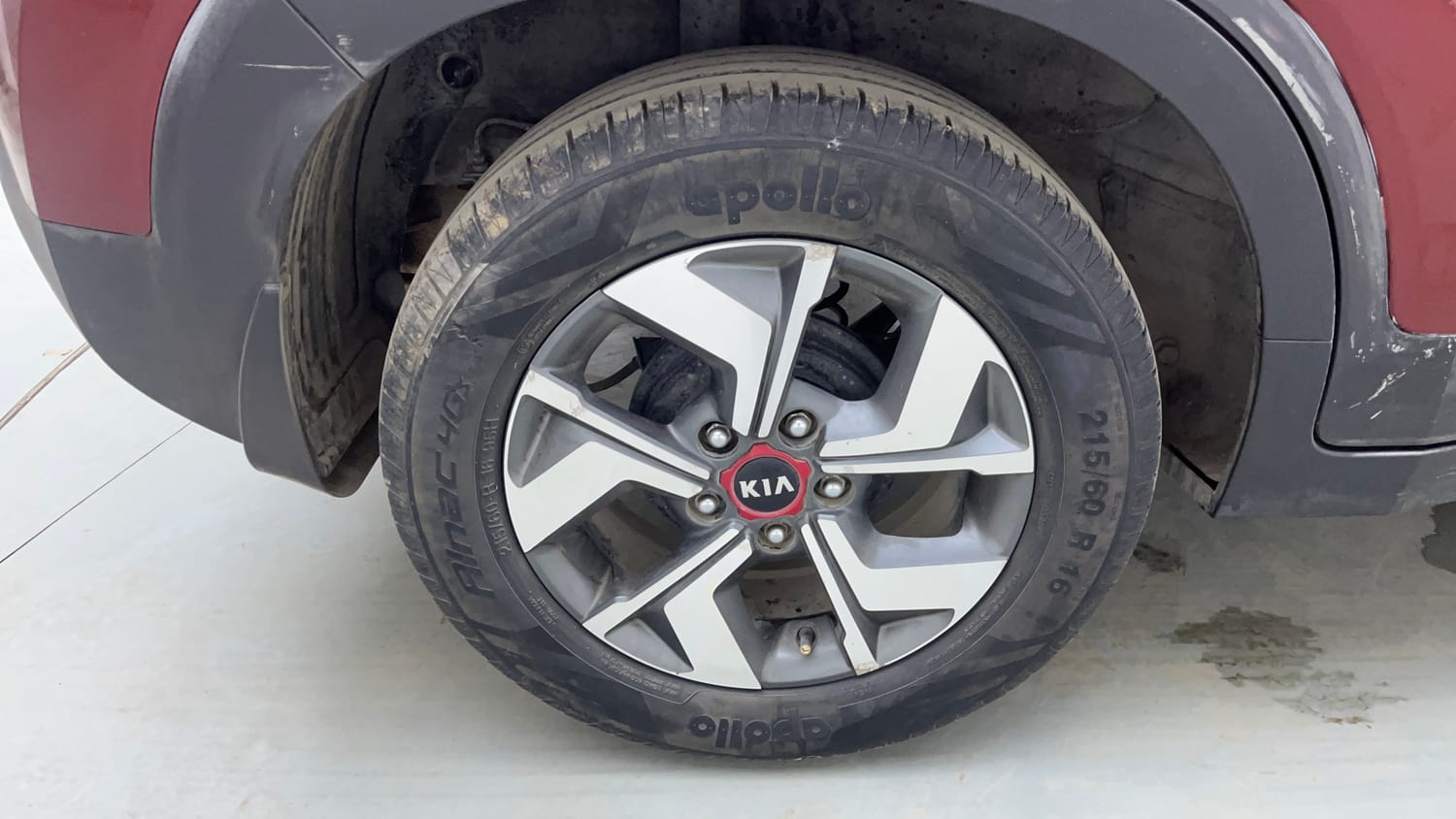 Used 2021 Kia Sonet GTX Plus 1.0 DCT Petrol Automatic tyres RIGHT REAR TYRE RIM VIEW