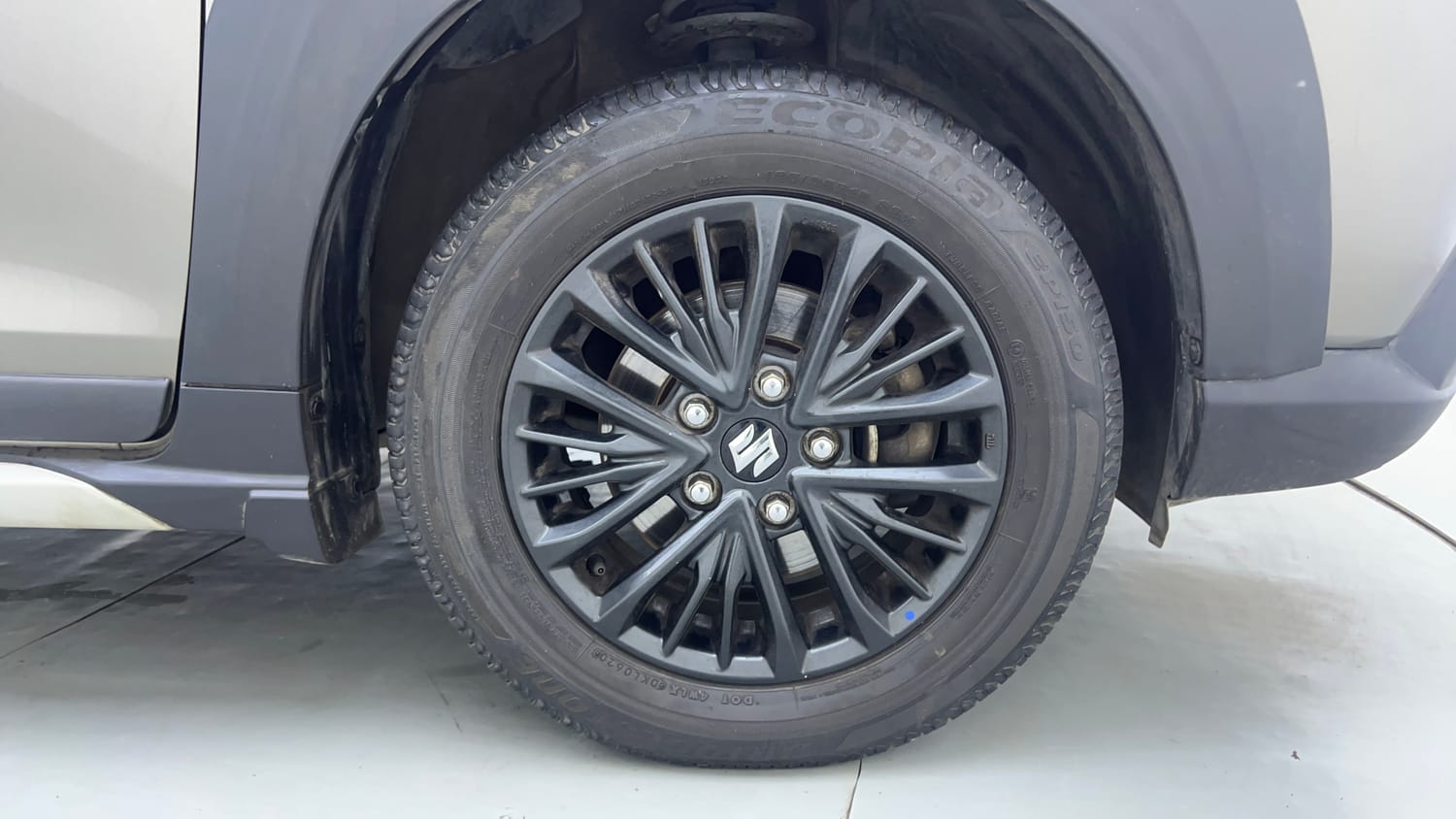 Used 2020 Maruti Suzuki XL6 Alpha MT Petrol Petrol Manual tyres RIGHT FRONT TYRE RIM VIEW