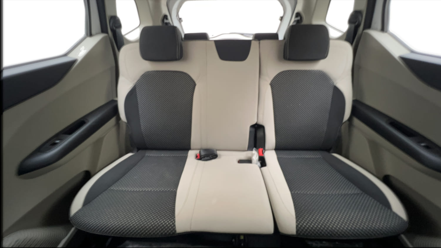 Used 2022 Renault Triber RXZ Petrol Automatic interior REAR SEAT CONDITION VIEW
