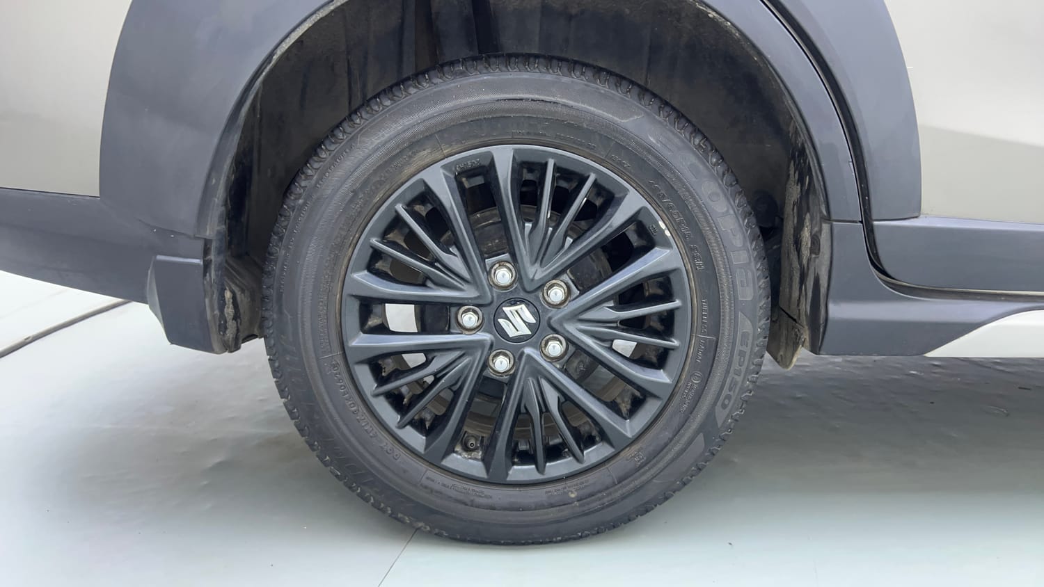 Used 2020 Maruti Suzuki XL6 Alpha MT Petrol Petrol Manual tyres RIGHT REAR TYRE RIM VIEW