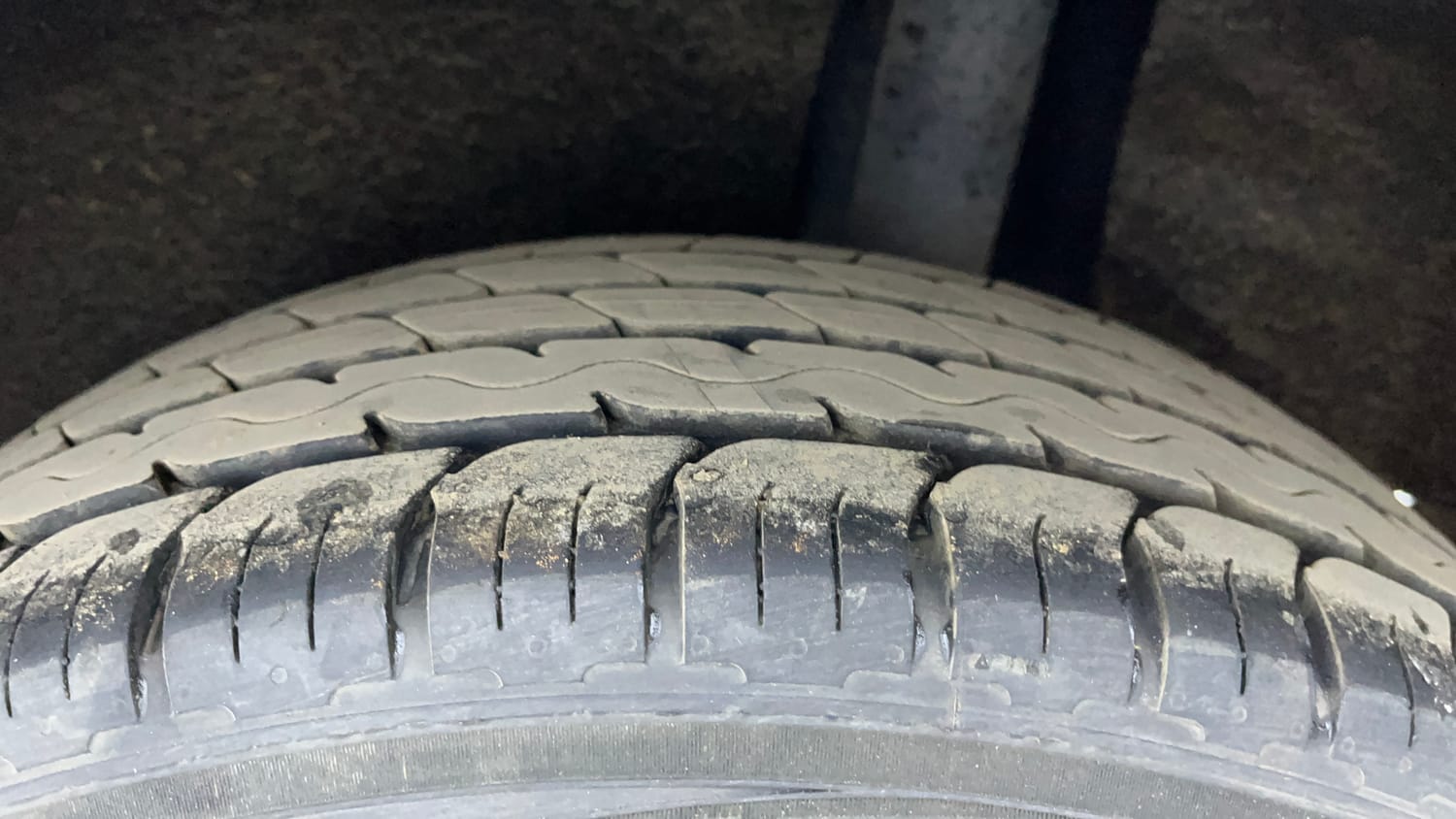 Used 2020 Maruti Suzuki Baleno Zeta Automatic Petrol Automatic tyres LEFT REAR TYRE TREAD VIEW