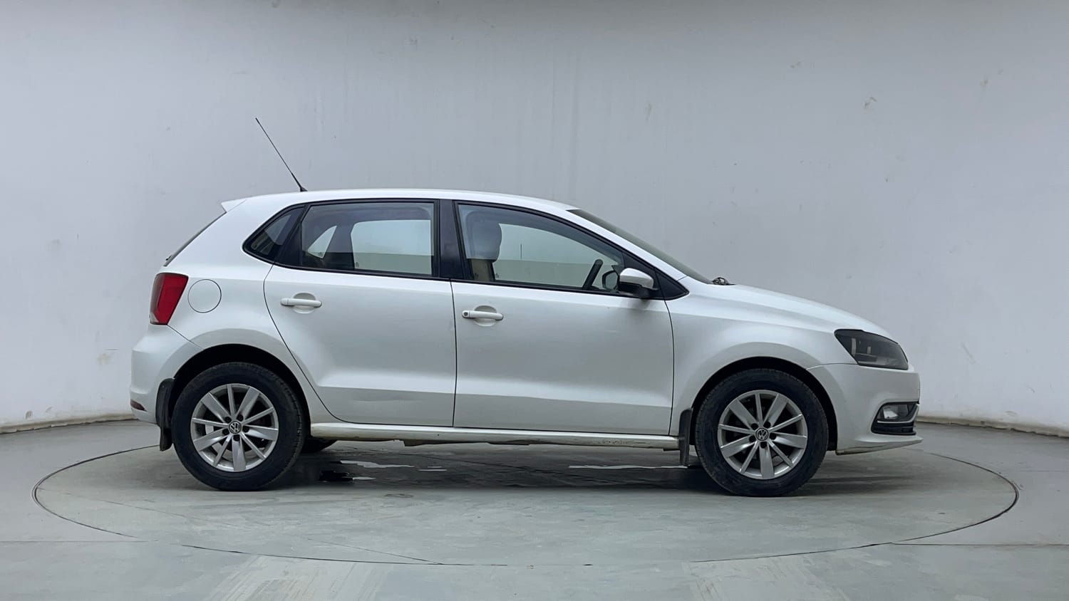 Used 2017 Volkswagen Polo Highline1.5L (D) Diesel Manual exterior RIGHT SIDE VIEW