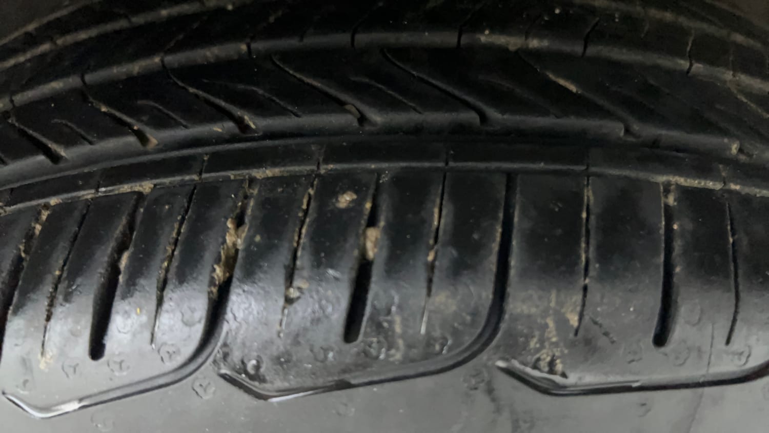 Used 2016 Maruti Suzuki Baleno Zeta 1.2 Petrol Manual tyres RIGHT FRONT TYRE TREAD VIEW