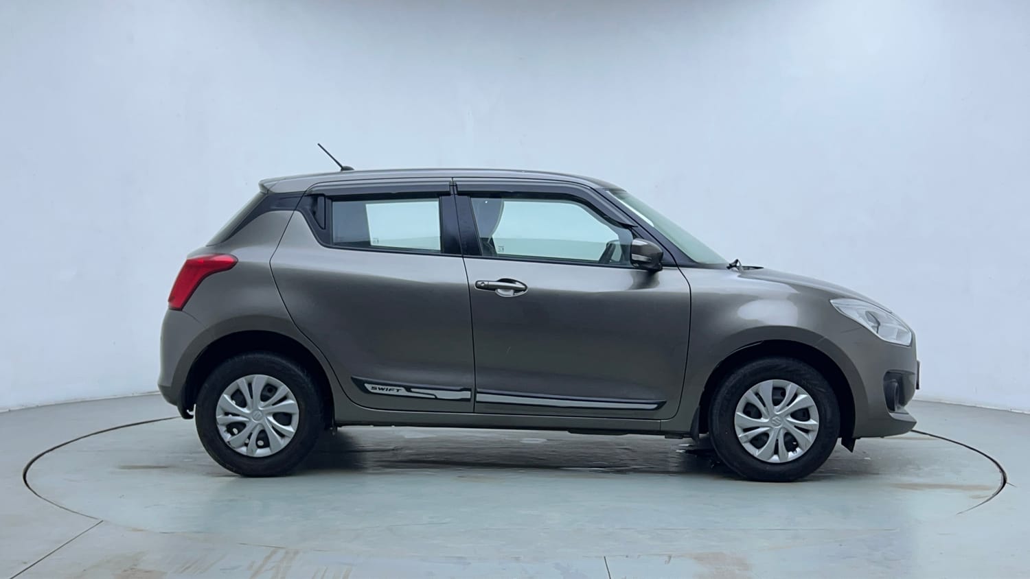 Used 2022 Maruti Suzuki Swift VXi Petrol Manual exterior RIGHT SIDE VIEW