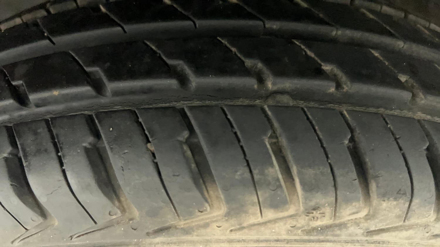 Used 2022 Maruti Suzuki Alto K10 VXi Plus Petrol Manual tyres LEFT FRONT TYRE TREAD VIEW