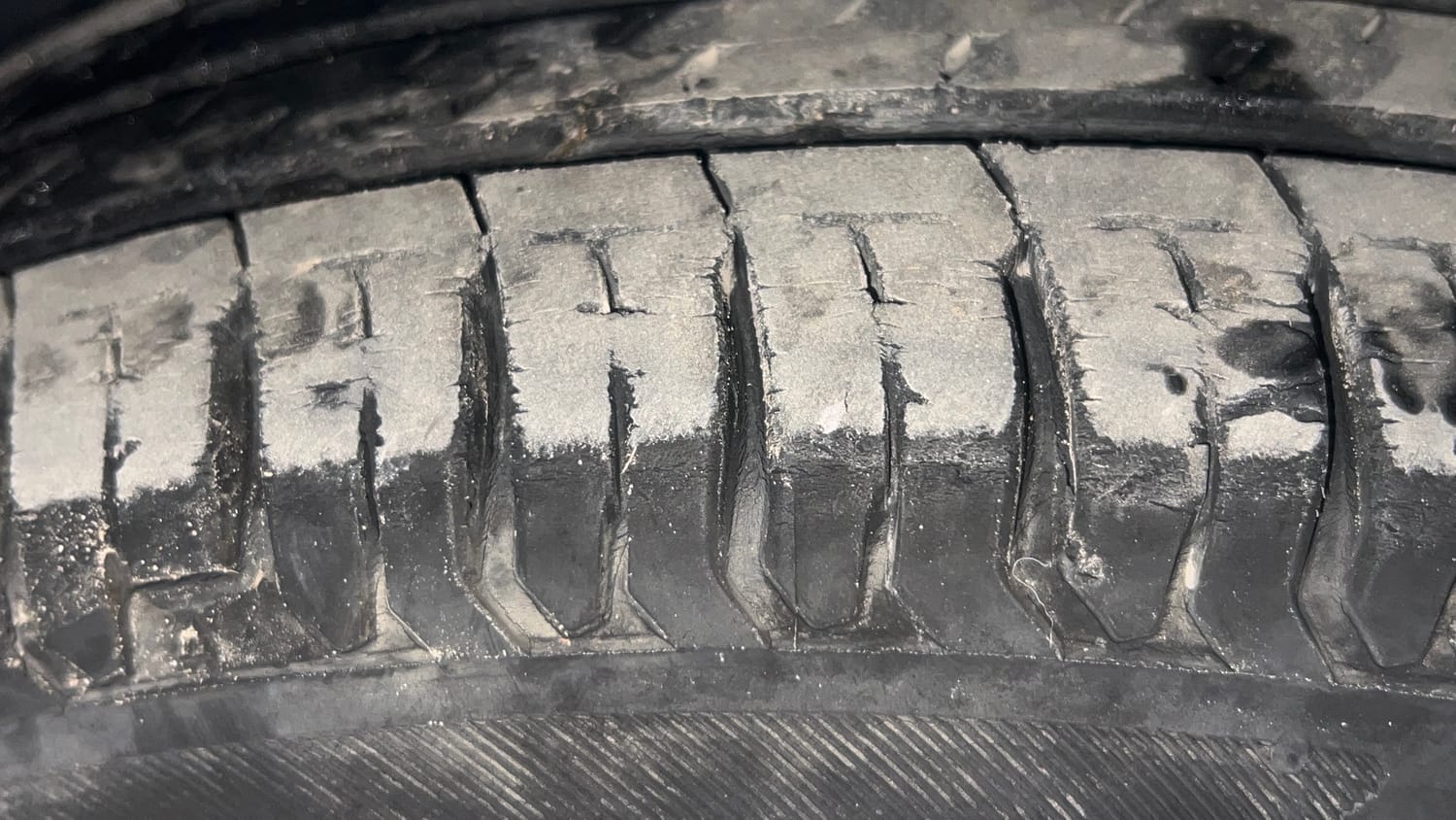 Used 2020 Tata Altroz XM Petrol Petrol Manual tyres RIGHT FRONT TYRE TREAD VIEW