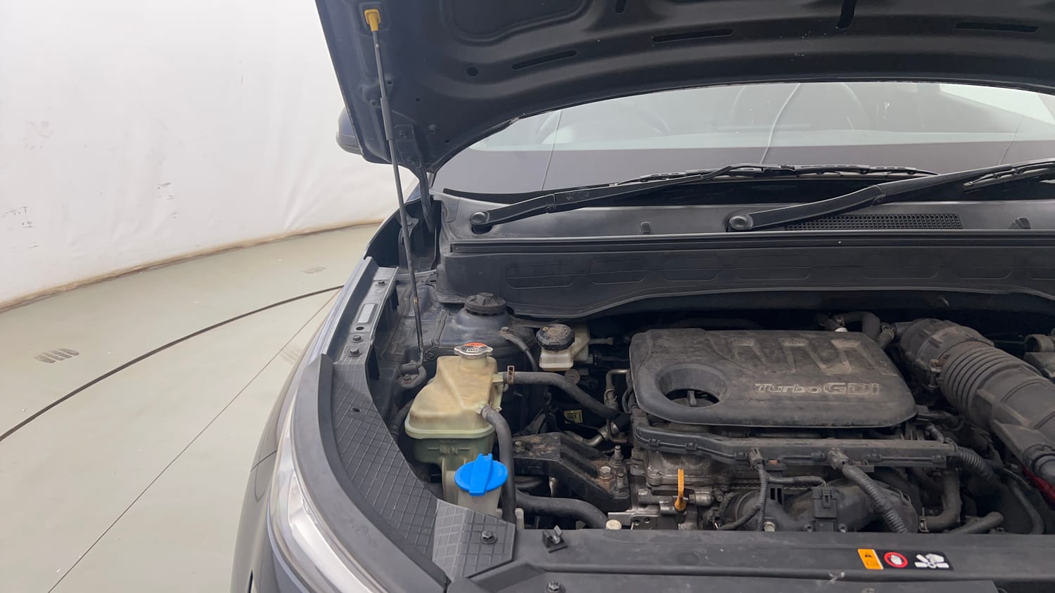 Used 2019 Hyundai Venue SX Plus 1.0 Turbo DCT Petrol Automatic engine ENGINE RIGHT SIDE HINGE & APRON VIEW