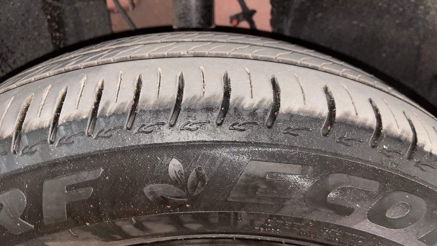 Used 2025 Tata Altroz Pure S Petrol 5AMT Petrol Automatic tyres RIGHT FRONT TYRE TREAD VIEW