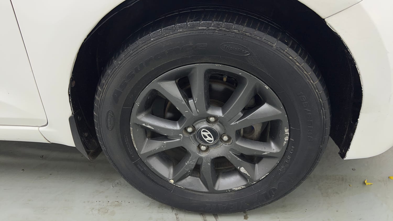 Used 2019 Hyundai Elite i20 Asta 1.2 AT Petrol Automatic tyres RIGHT FRONT TYRE RIM VIEW