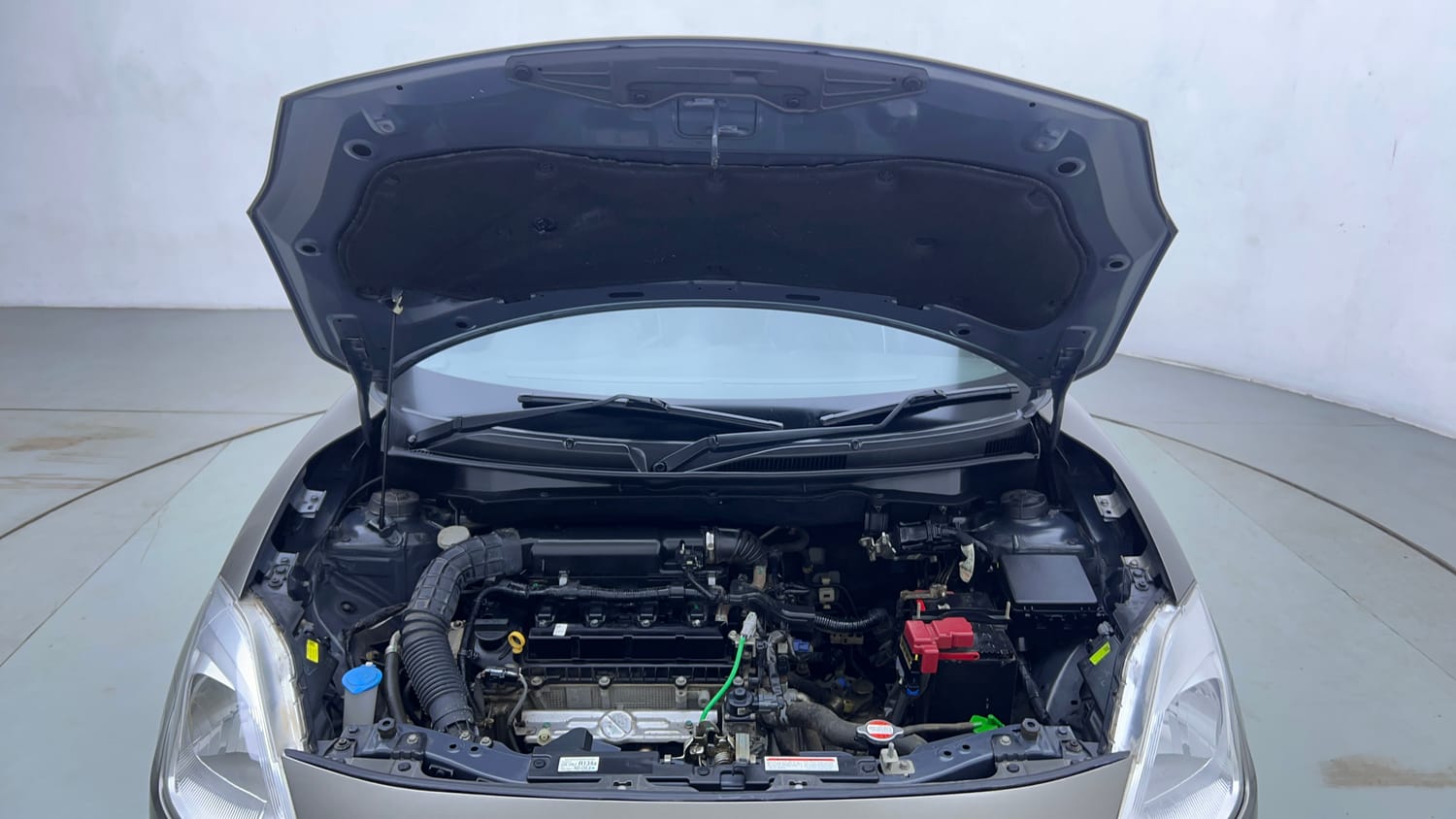 Used 2022 Maruti Suzuki Swift VXi Petrol Manual engine ENGINE & BONNET OPEN FRONT VIEW