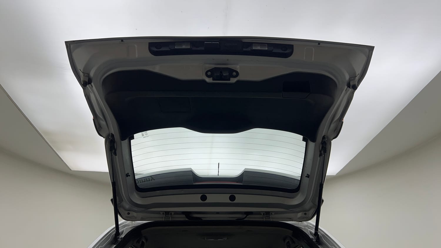 Used 2021 Nissan Magnite XE Petrol Manual interior DICKY DOOR OPEN VIEW