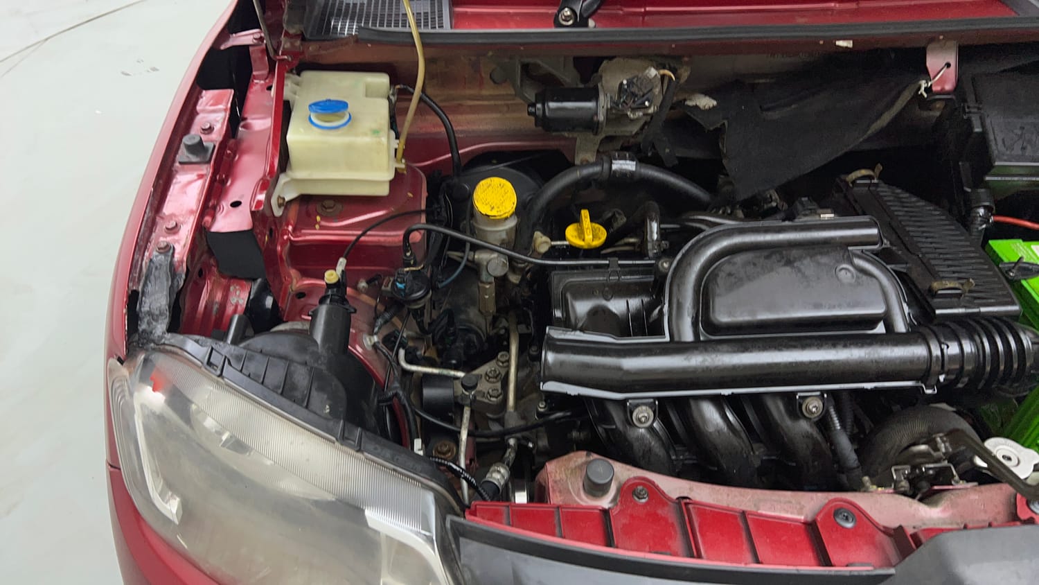 Used 2018 Renault Kwid 1.0 Marvel Iron Man Edition AMT Petrol Automatic engine ENGINE RIGHT SIDE VIEW