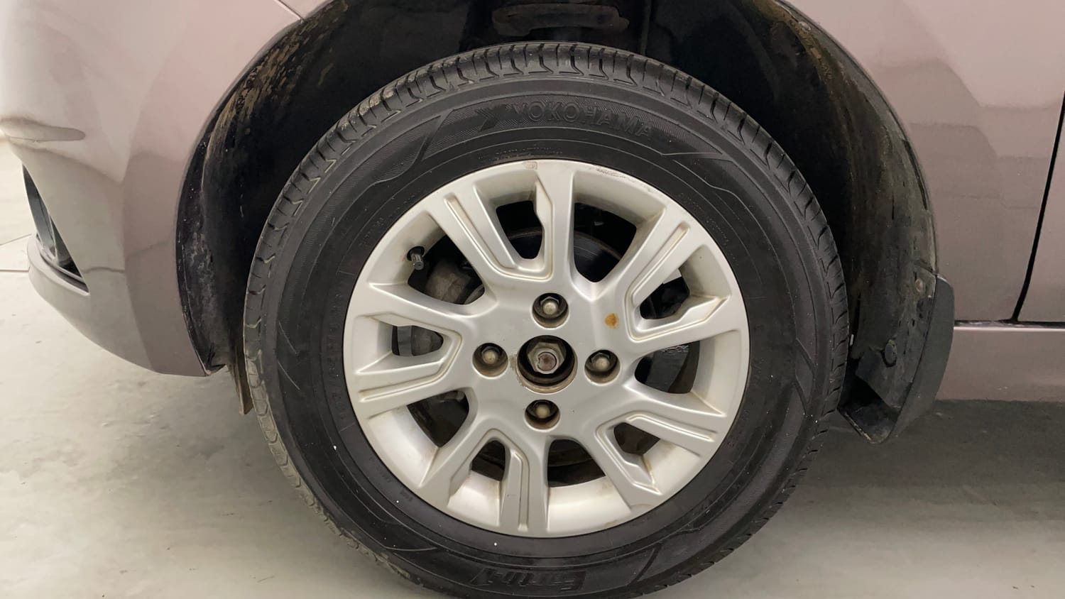 Used 2018 Tata Tiago Revotron XZ Petrol Manual tyres LEFT FRONT TYRE RIM VIEW