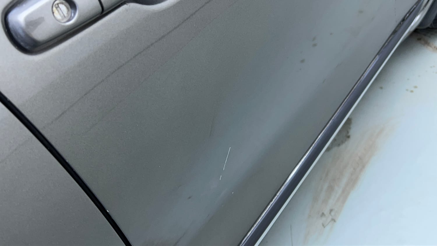 Used 2022 Maruti Suzuki Swift VXi Petrol Manual dents MINOR SCRATCH