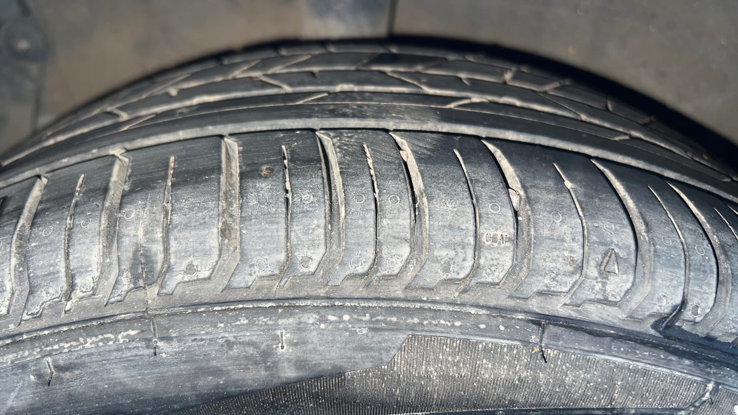 Used 2023 Hyundai New i20 Asta (O) 1.2 MT Petrol Manual tyres RIGHT REAR TYRE TREAD VIEW