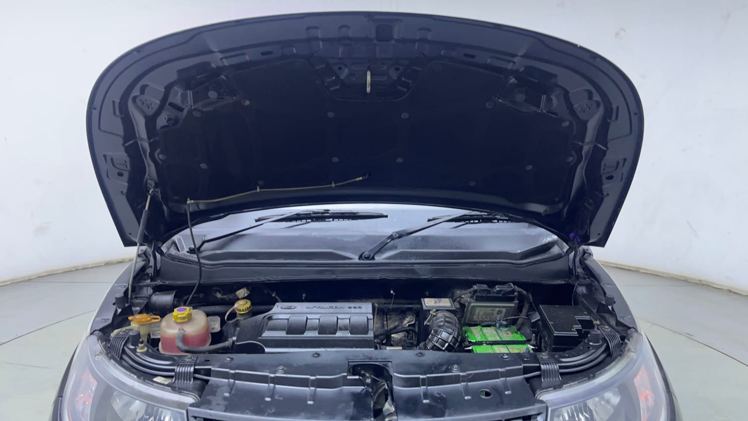 Used 2017 Mahindra KUV100 K6+ 5 STR Petrol Manual engine ENGINE & BONNET OPEN FRONT VIEW