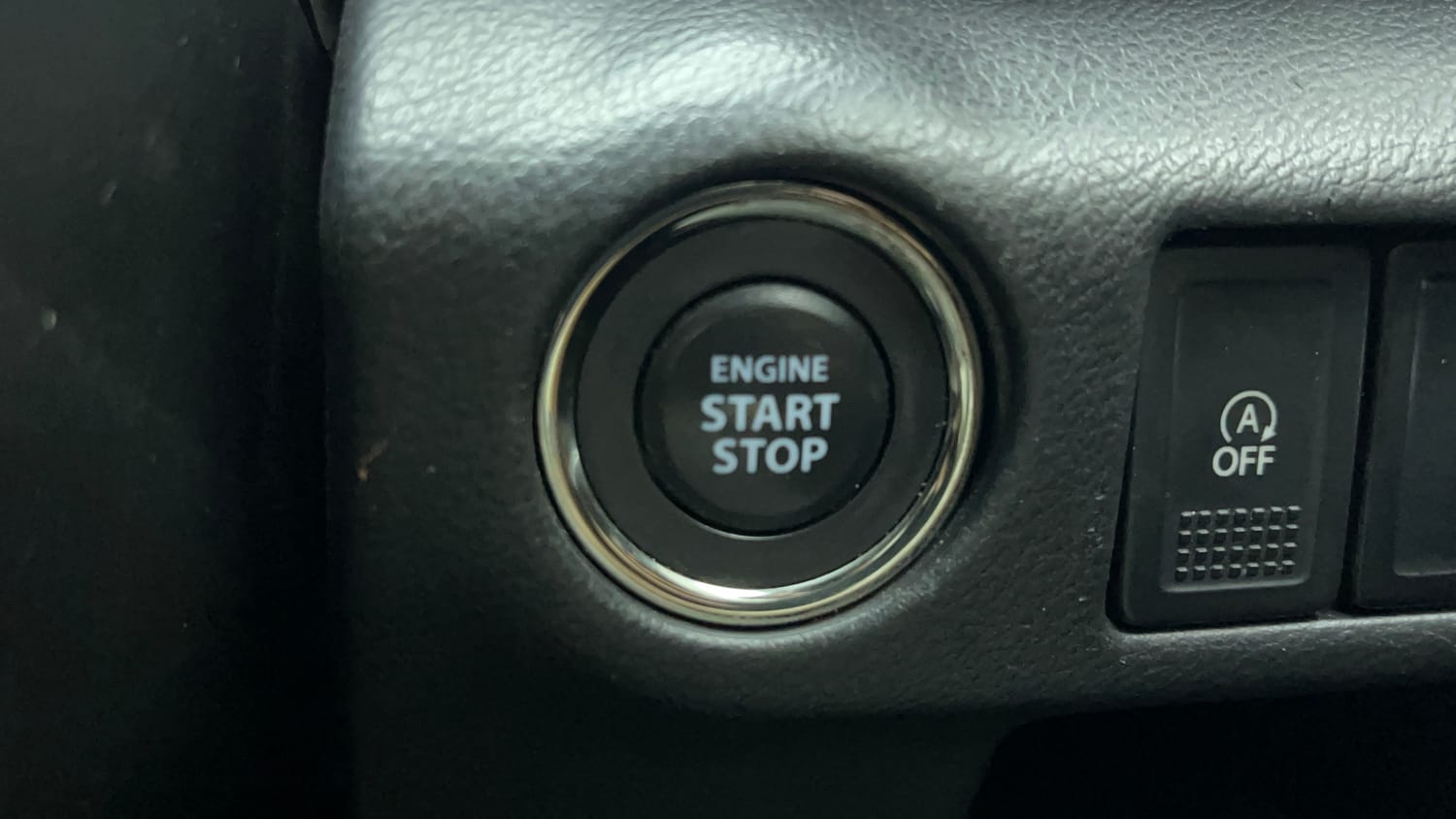 Used 2020 Maruti Suzuki S-Cross Alpha Petrol Manual top_features Keyless start