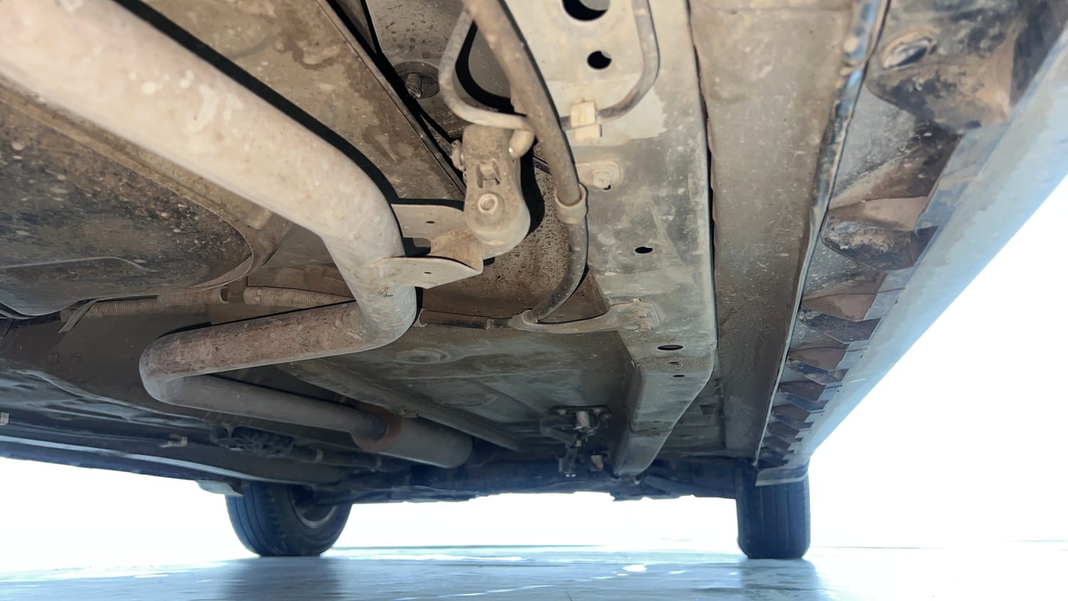 Used 2020 Maruti Suzuki XL6 Alpha MT Petrol Petrol Manual extra REAR RIGHT UNDERBODY VIEW