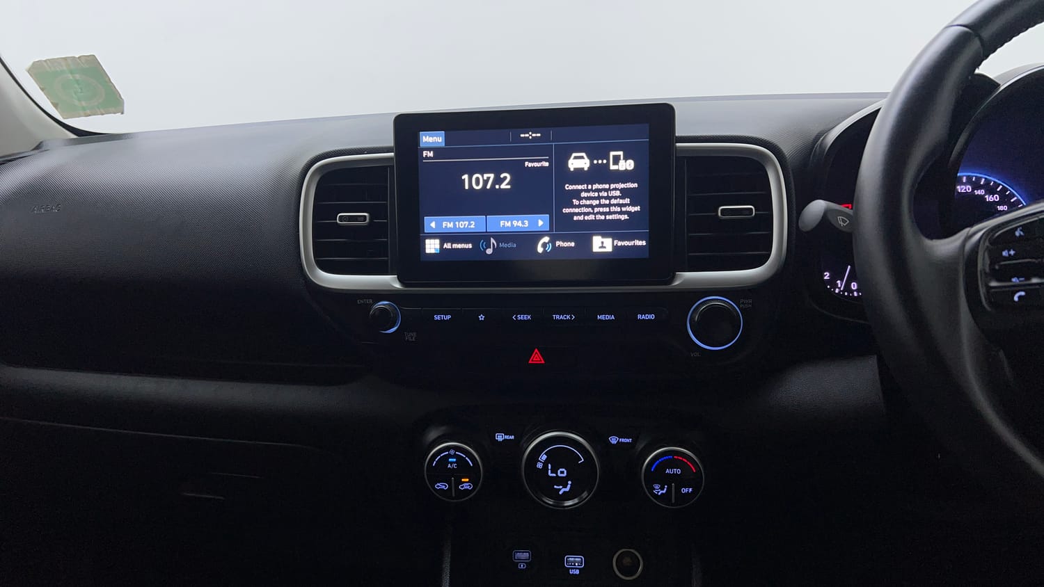 Used 2020 hyundai Venue SX 1.0 Turbo Petrol Petrol Manual interior MUSIC SYSTEM & AC CONTROL VIEW