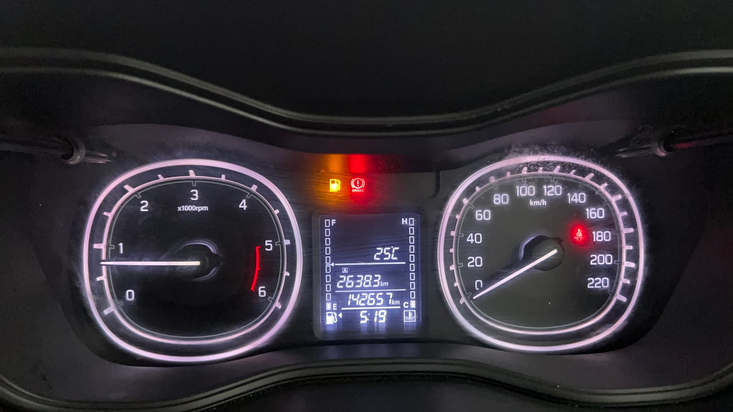 Used 2017 Maruti Suzuki Vitara Brezza ZDi+ Dual Tone Diesel Manual interior CLUSTERMETER VIEW