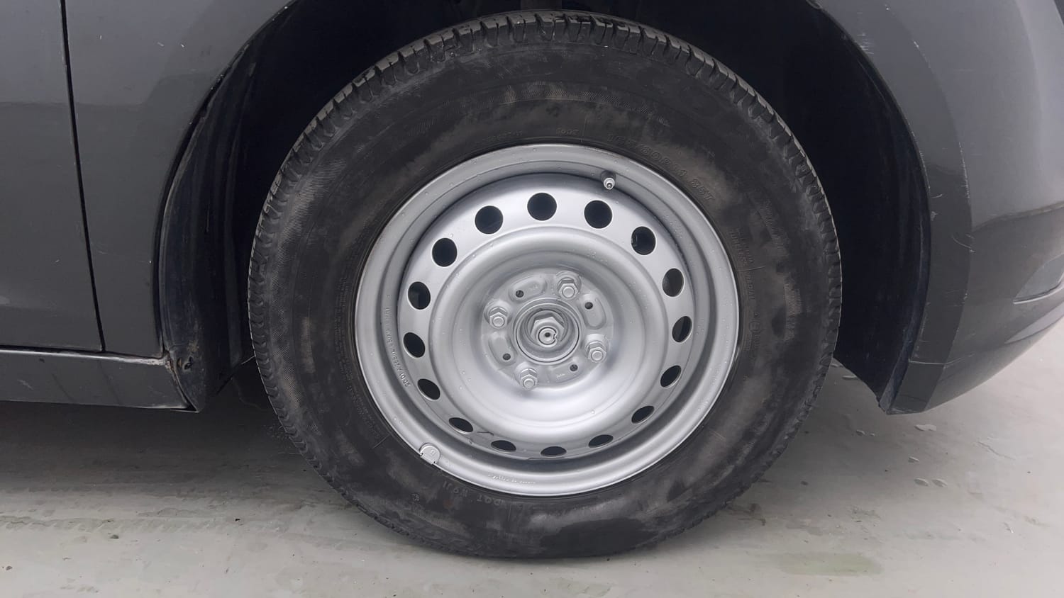 Used 2020 Tata Altroz XM Petrol Petrol Manual tyres RIGHT FRONT TYRE RIM VIEW
