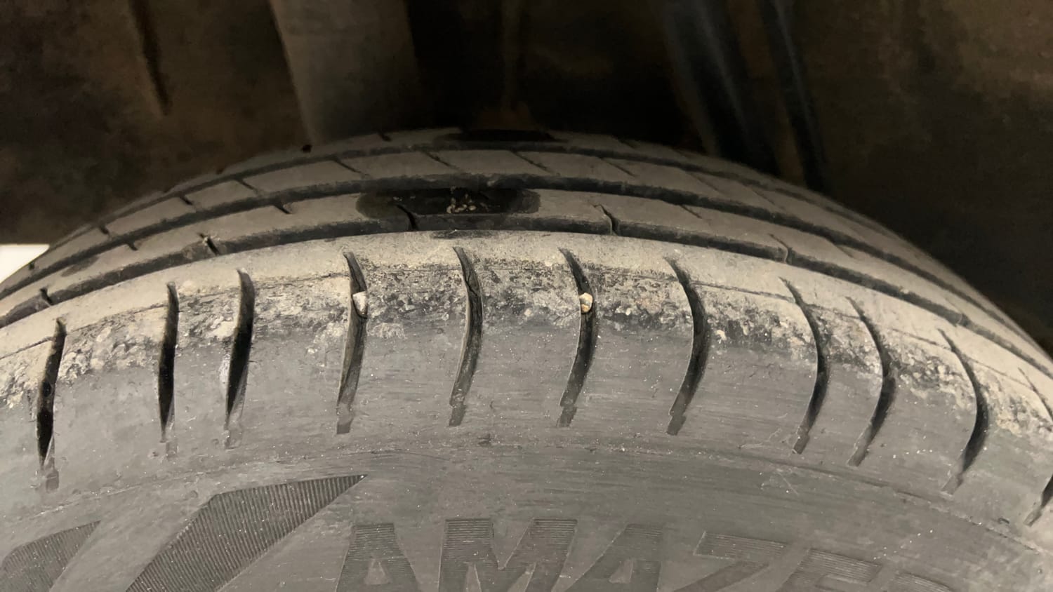 Used 2016 Renault Kwid RXT Opt Petrol Manual tyres RIGHT REAR TYRE TREAD VIEW